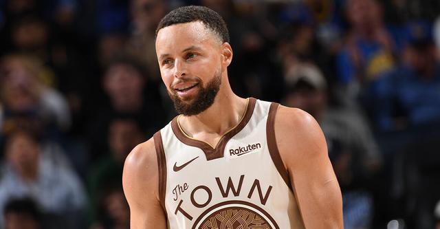 亚博体育-科尔：库里的状态没有上一场出色 他还需要更多时间找回节奏